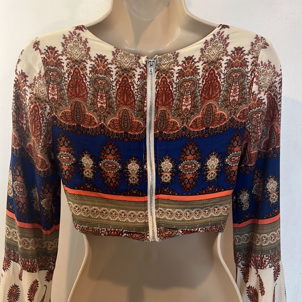 ONE WAY Boho Bell Sleeve Crop Top Criss Cross Front Design Detail - Picture 6 of 10